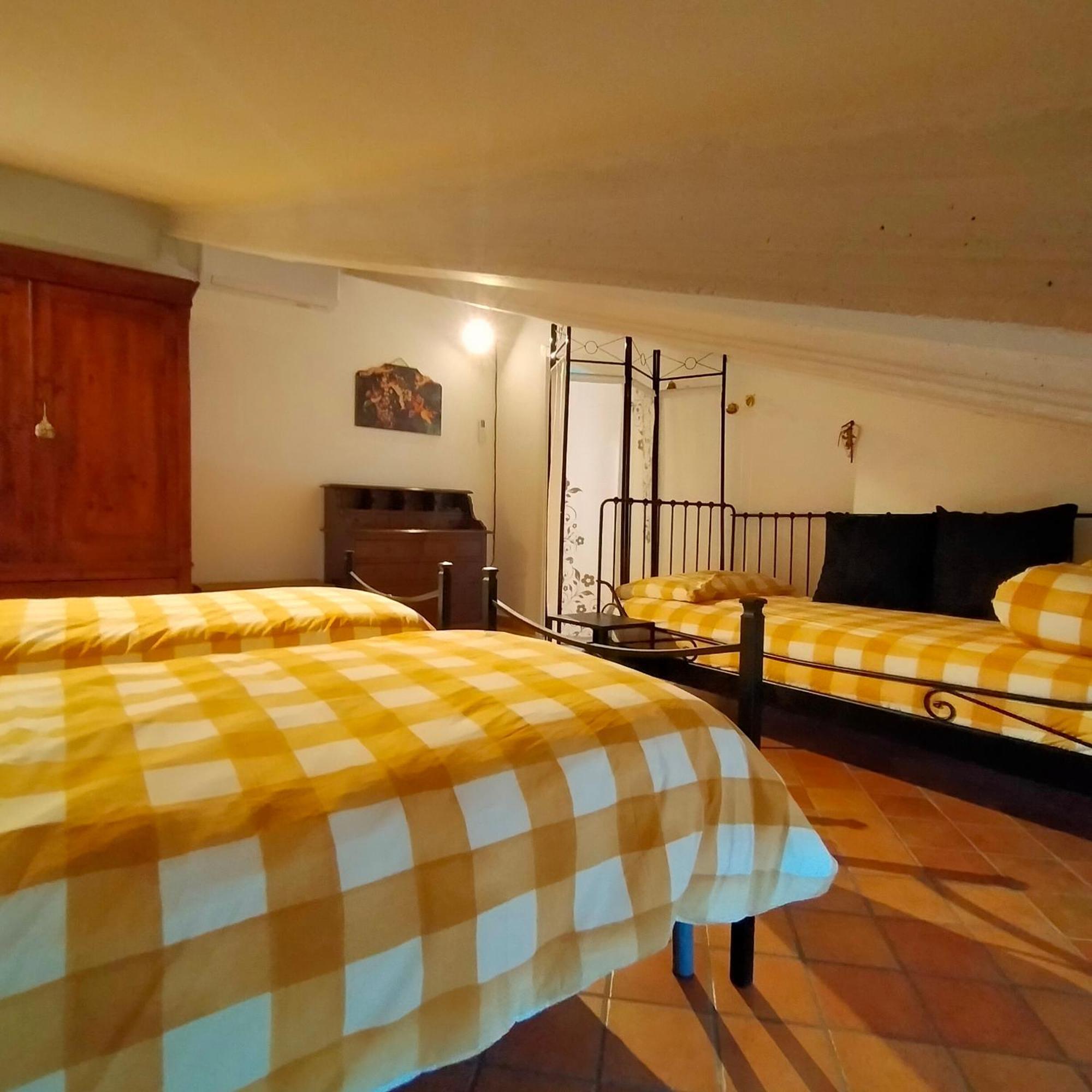 Appartamento MANSARDA VITI - Sguardo su Frontone - Esterno foto