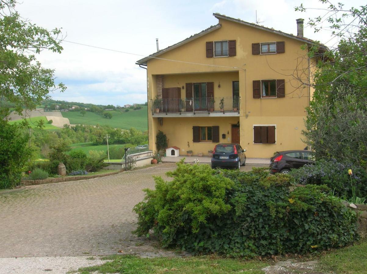 Appartamento MANSARDA VITI - Sguardo su Frontone - Esterno foto